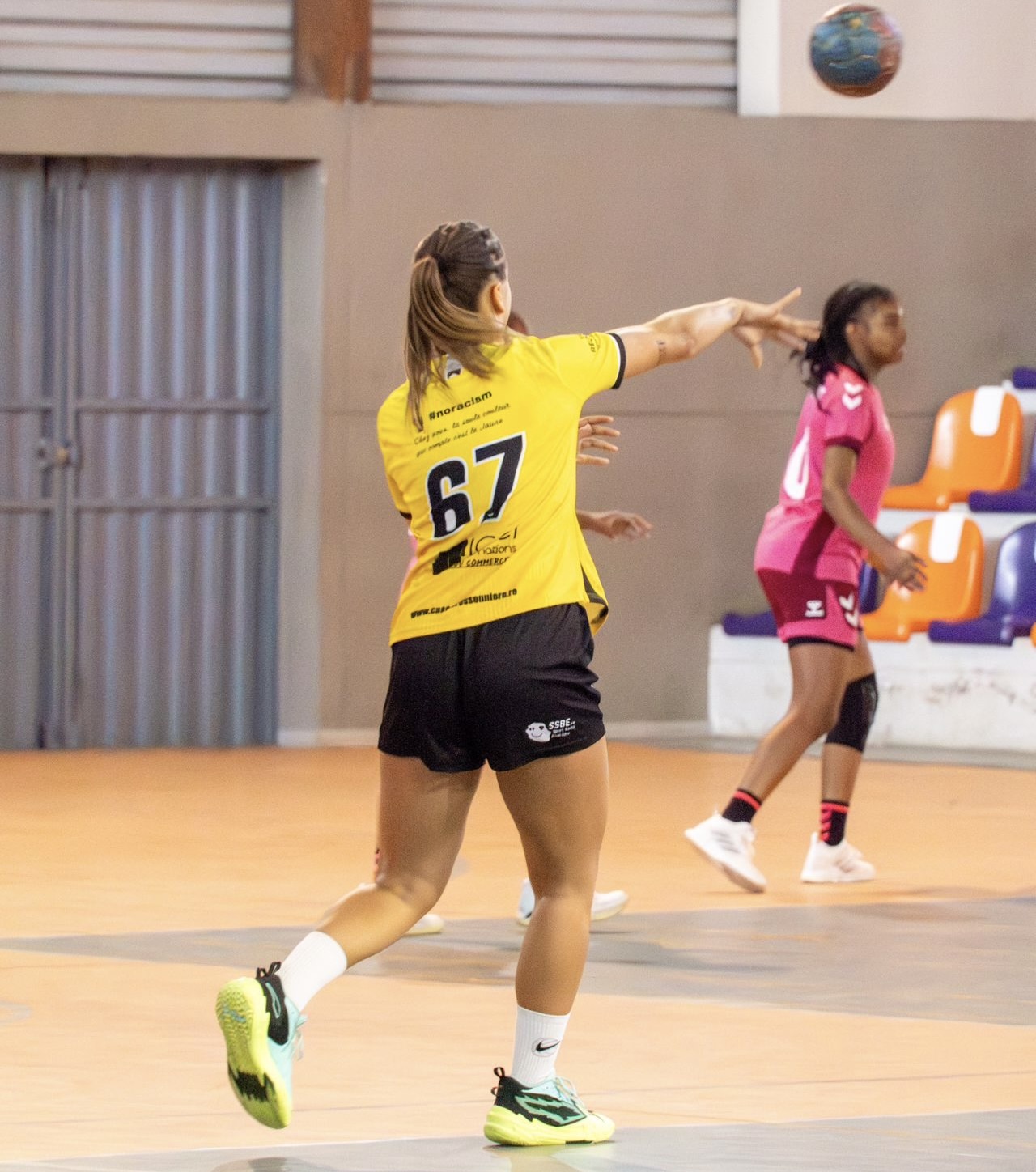 Handball Mathilde Ziegler (Casec Cressonnière) Île de la Réunion, handbelles.fr Handball Mathilde Ziegler (Casec Cressonnière) Île de la Réunion, handbelles.fr<br />