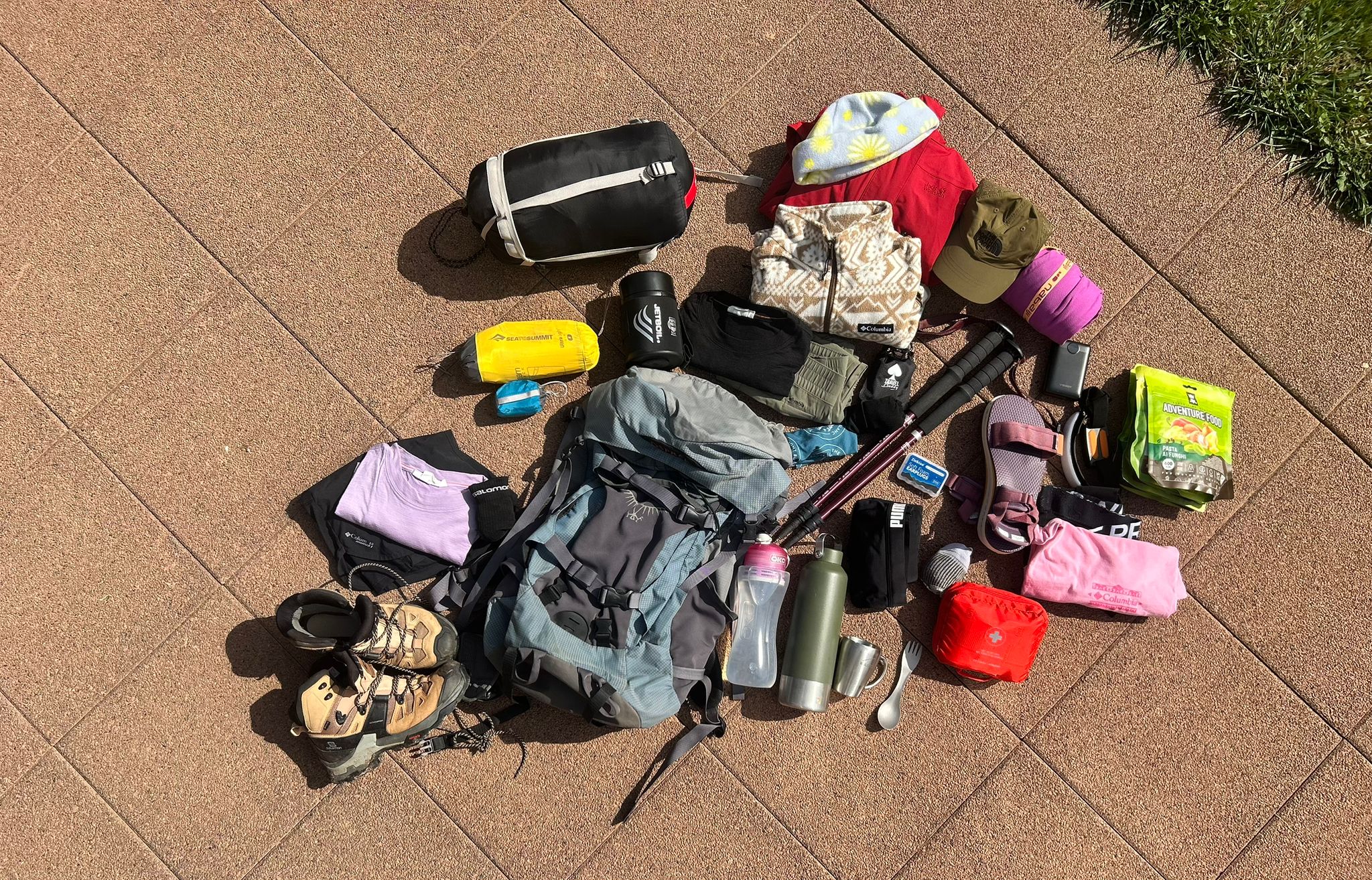 Voyage en van sur handbelles.fr avec Axelle Florentin et Valentin Clauss. GR20 Corse<br />

