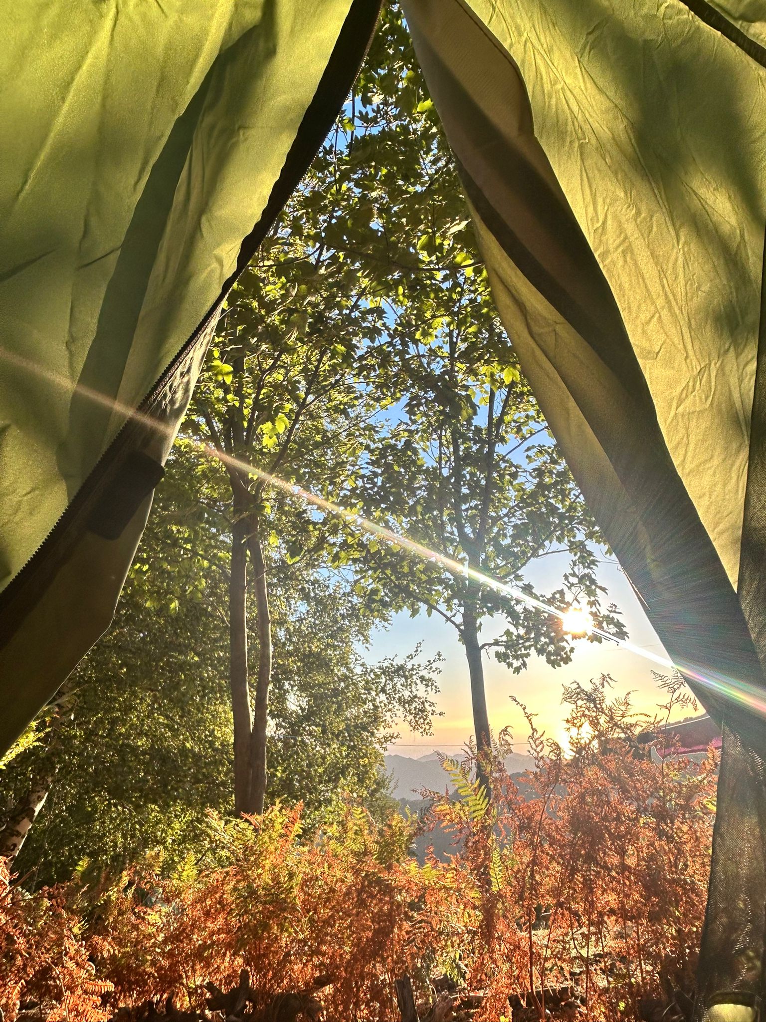 Voyage en van sur handbelles.fr avec Axelle Florentin et Valentin Clauss. GR20 Corse<br />
