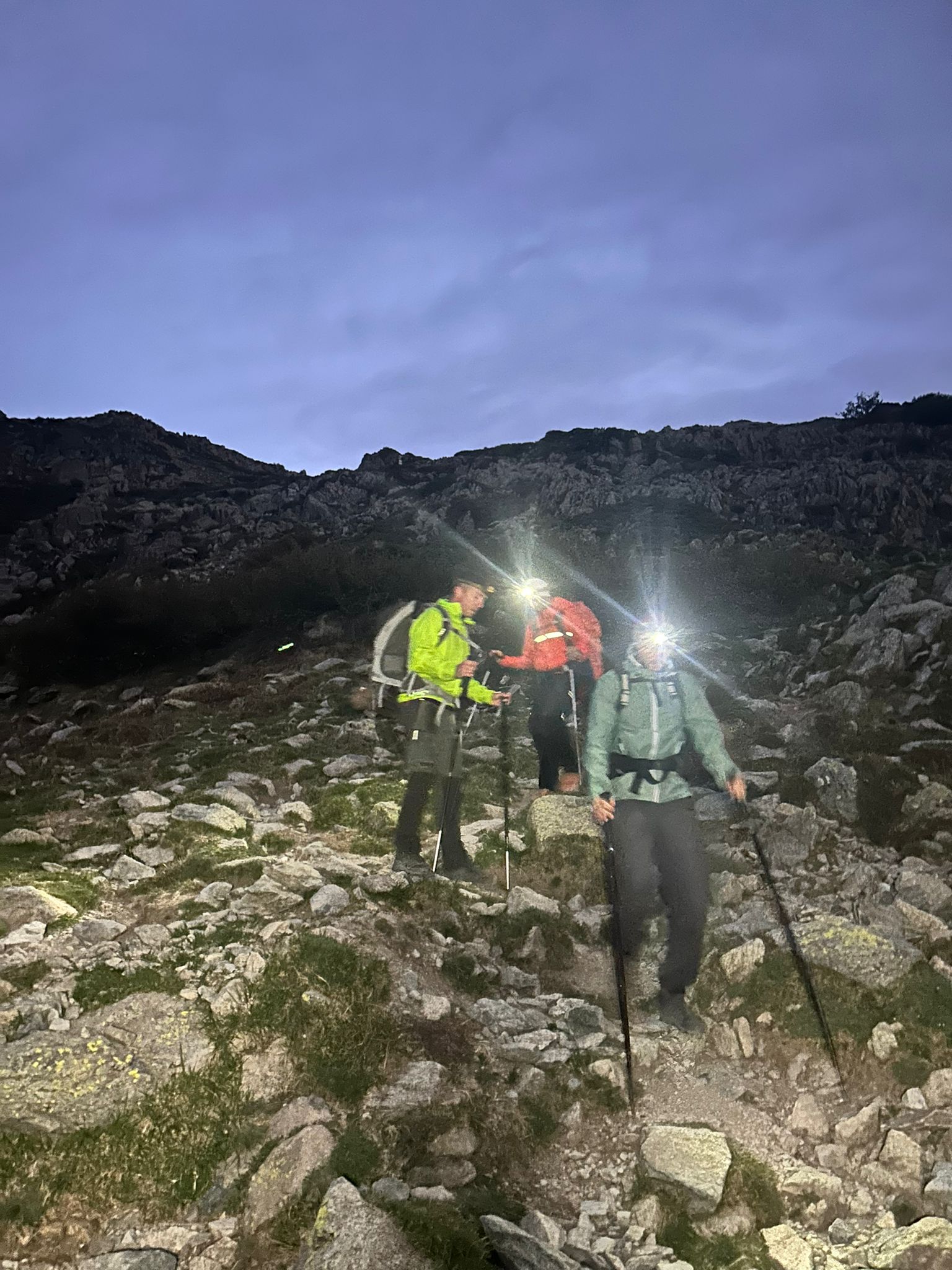 Voyage en van sur handbelles.fr avec Axelle Florentin et Valentin Clauss. GR20 Corse<br />
