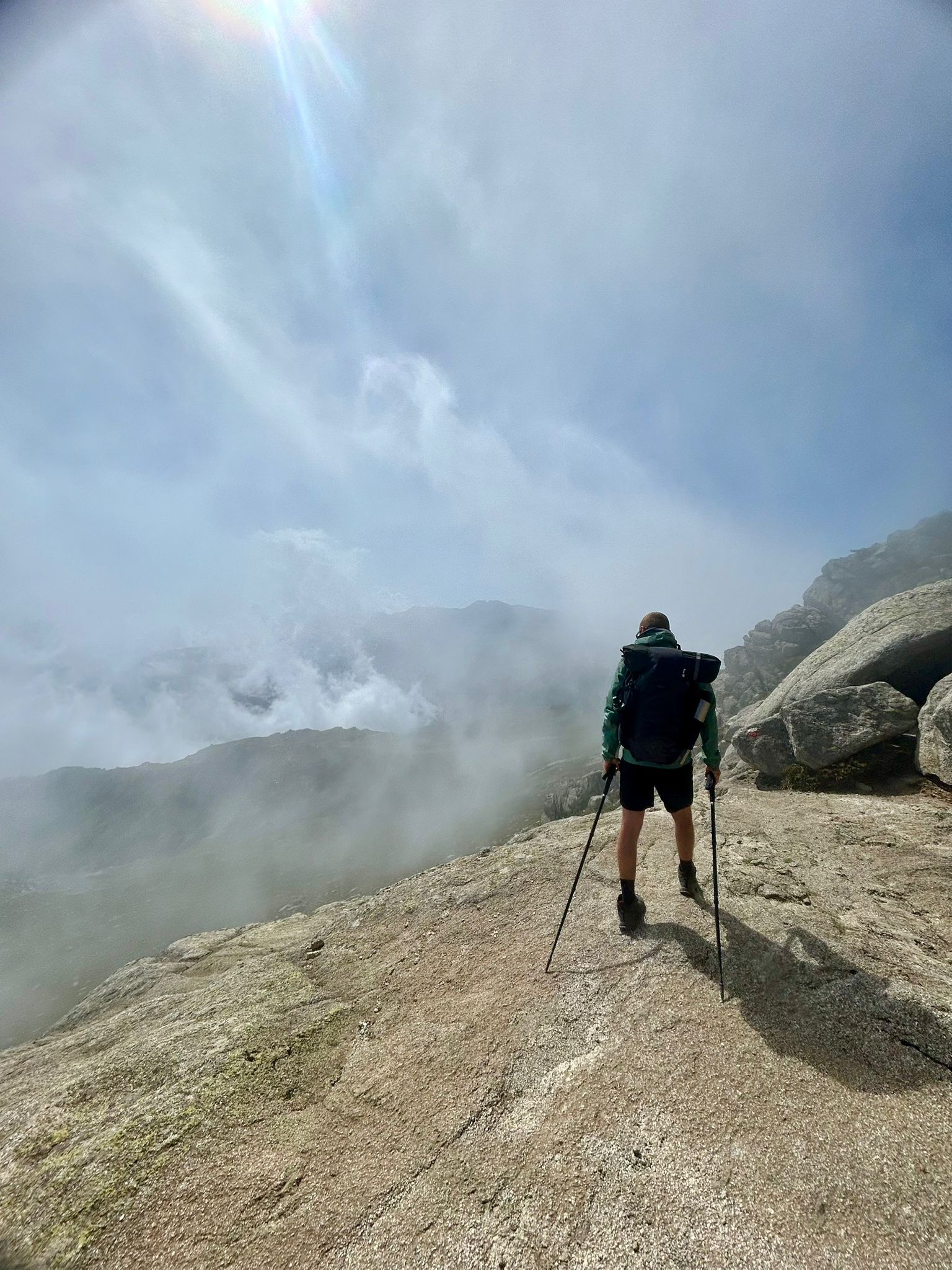 Voyage en van sur handbelles.fr avec Axelle Florentin et Valentin Clauss. GR20 Corse<br />
