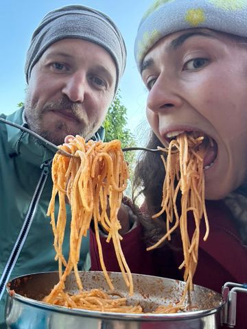 Voyage en van sur handbelles.fr avec Axelle Florentin et Valentin Clauss. GR20 Corse<br />
