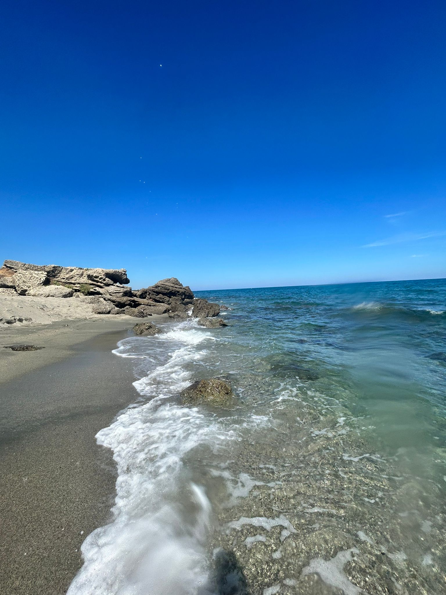Voyage en van sur handbelles.fr avec Axelle Florentin et Valentin Clauss. GR20 Corse<br />
