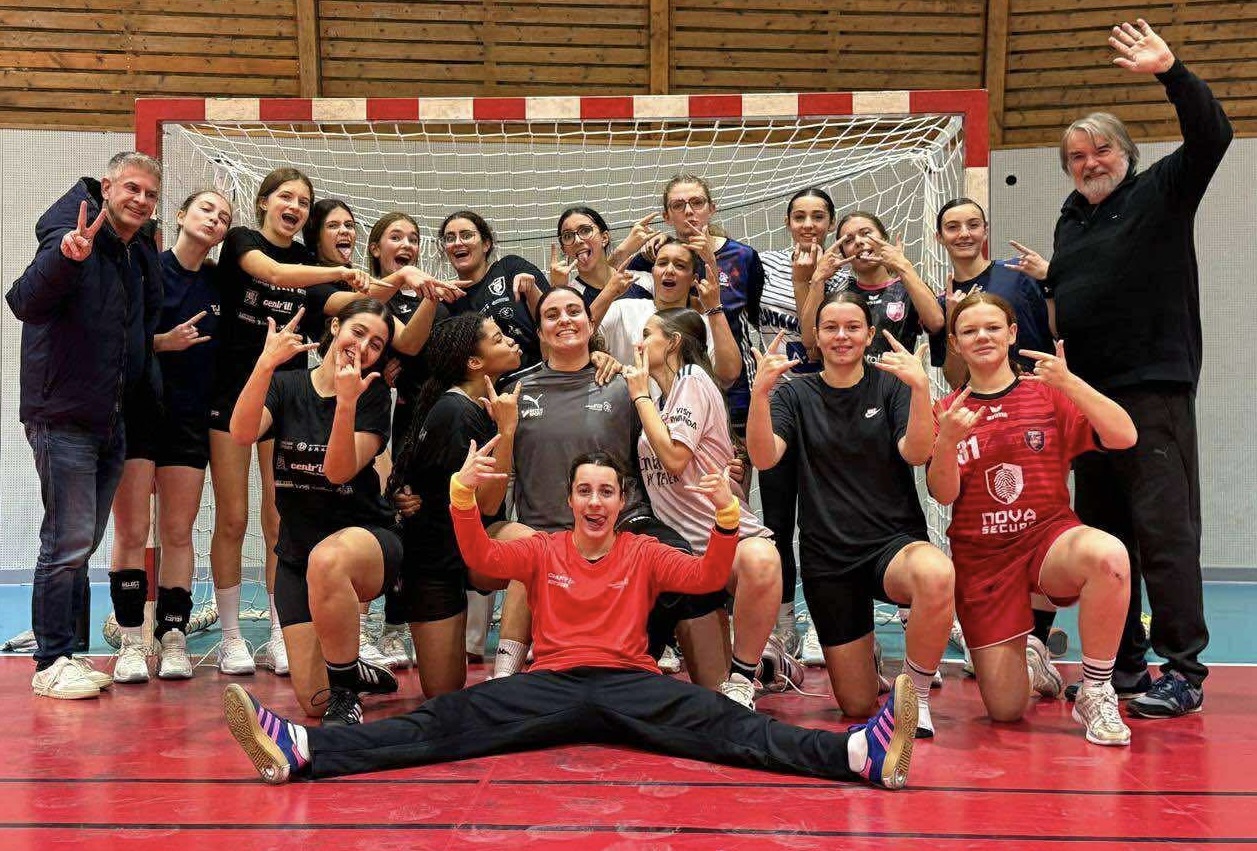 Handball féminin Claire Koestner à Illkirch HAIG sur handbelles.fr