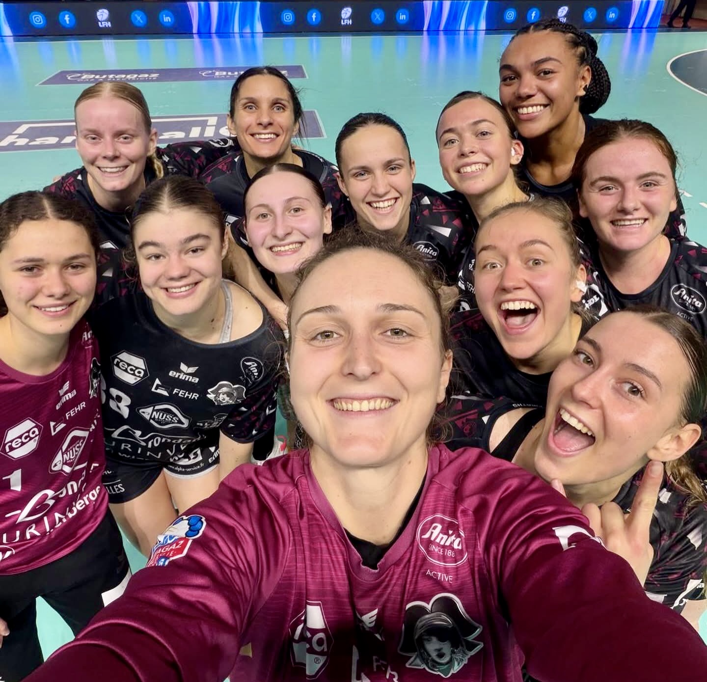 handball féminin Piraths Strasbourg ATH sur handbelles.fr<br />
