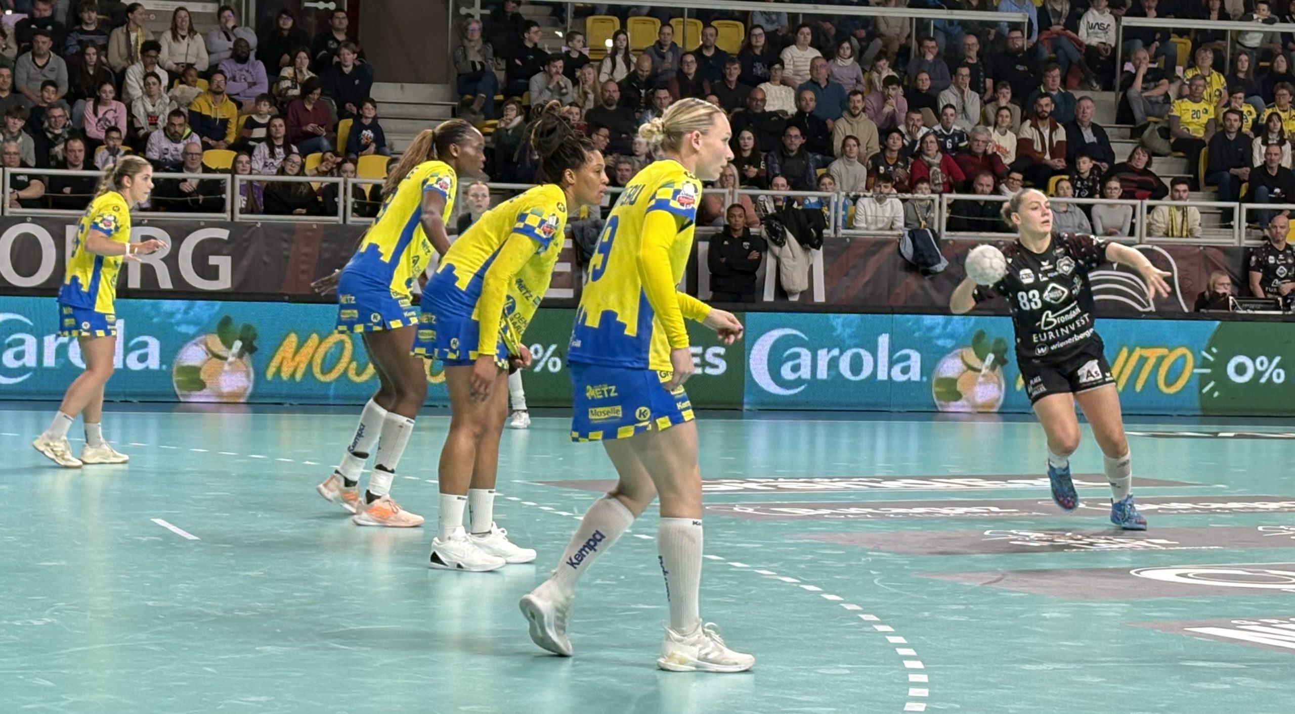 Léna Grandveau, Lyson Samaï Handball Piraths Strasbourg ATH contre Metz au Rhenus sur handbelles.fr