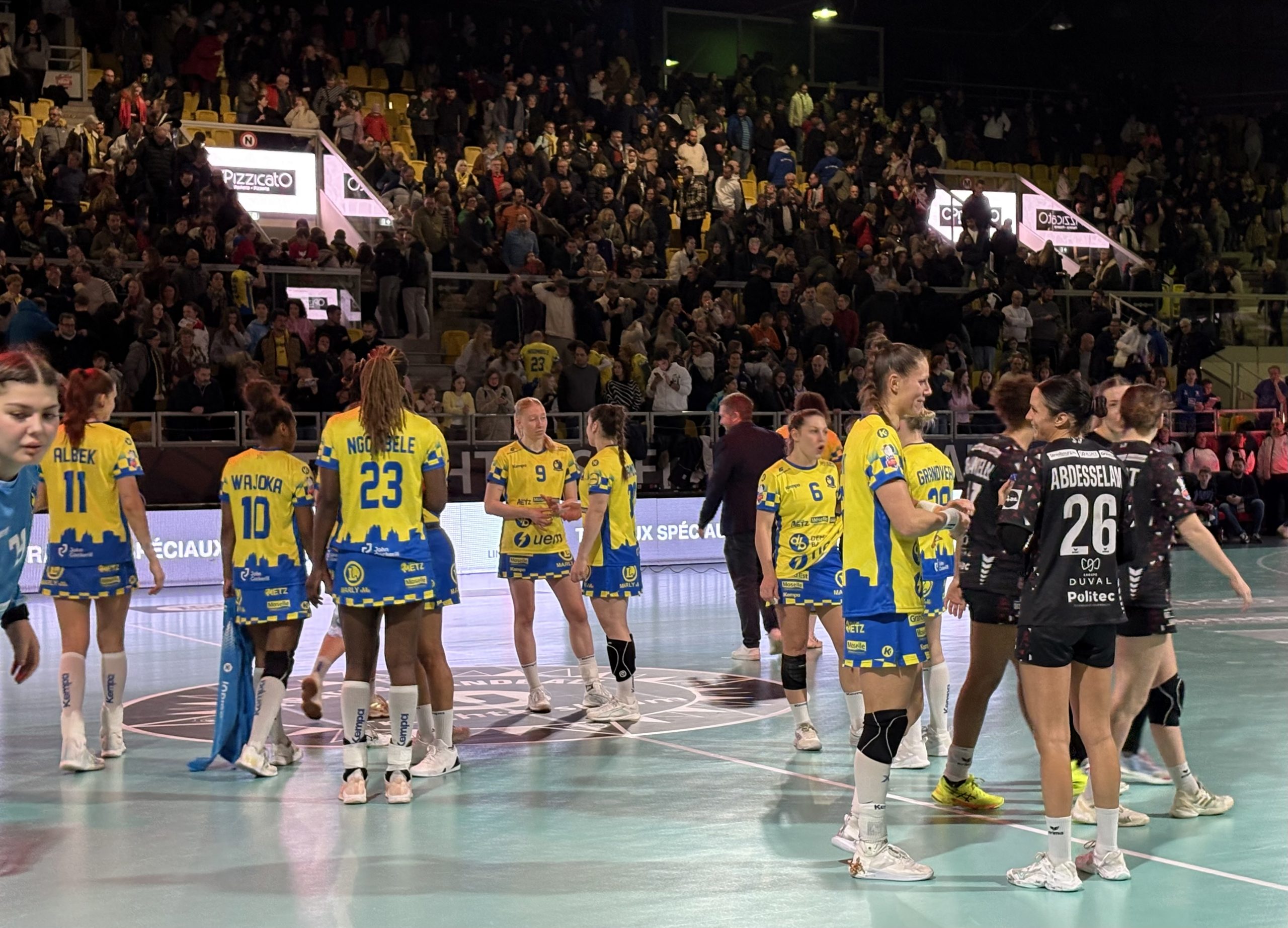 Dalila Abdesselam, Xenia Smits Handball Piraths Strasbourg ATH contre Metz au Rhenus sur handbelles.fr