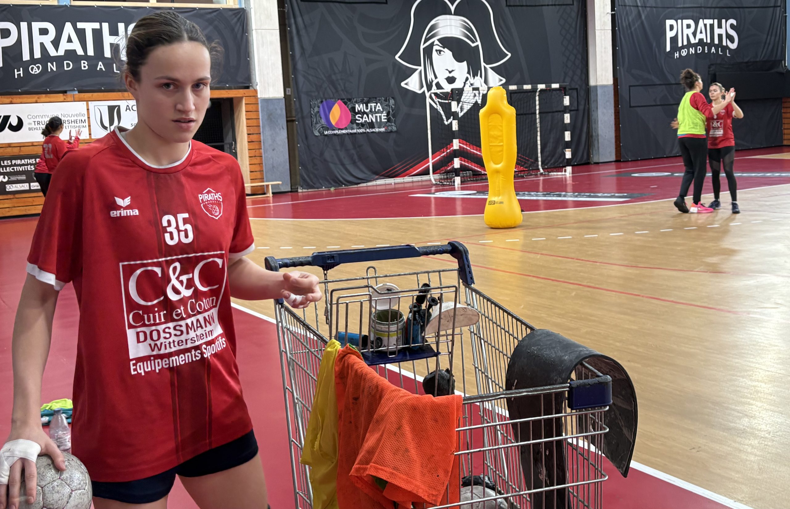 Albane Frachon Piraths Strasbourg ATH handball Rhenus sur handbelles.fr