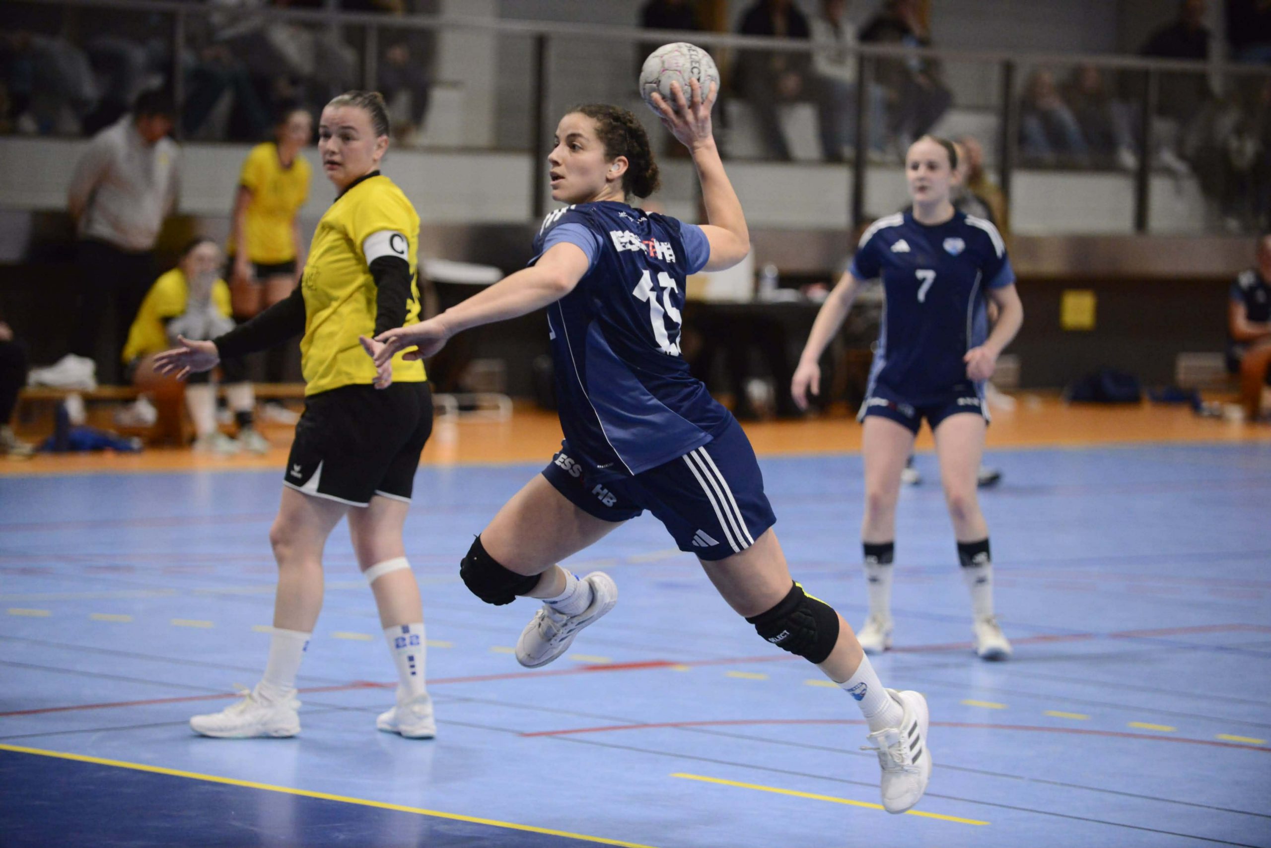 Julie Théophile ESSAHB handball sur handbelles.fr