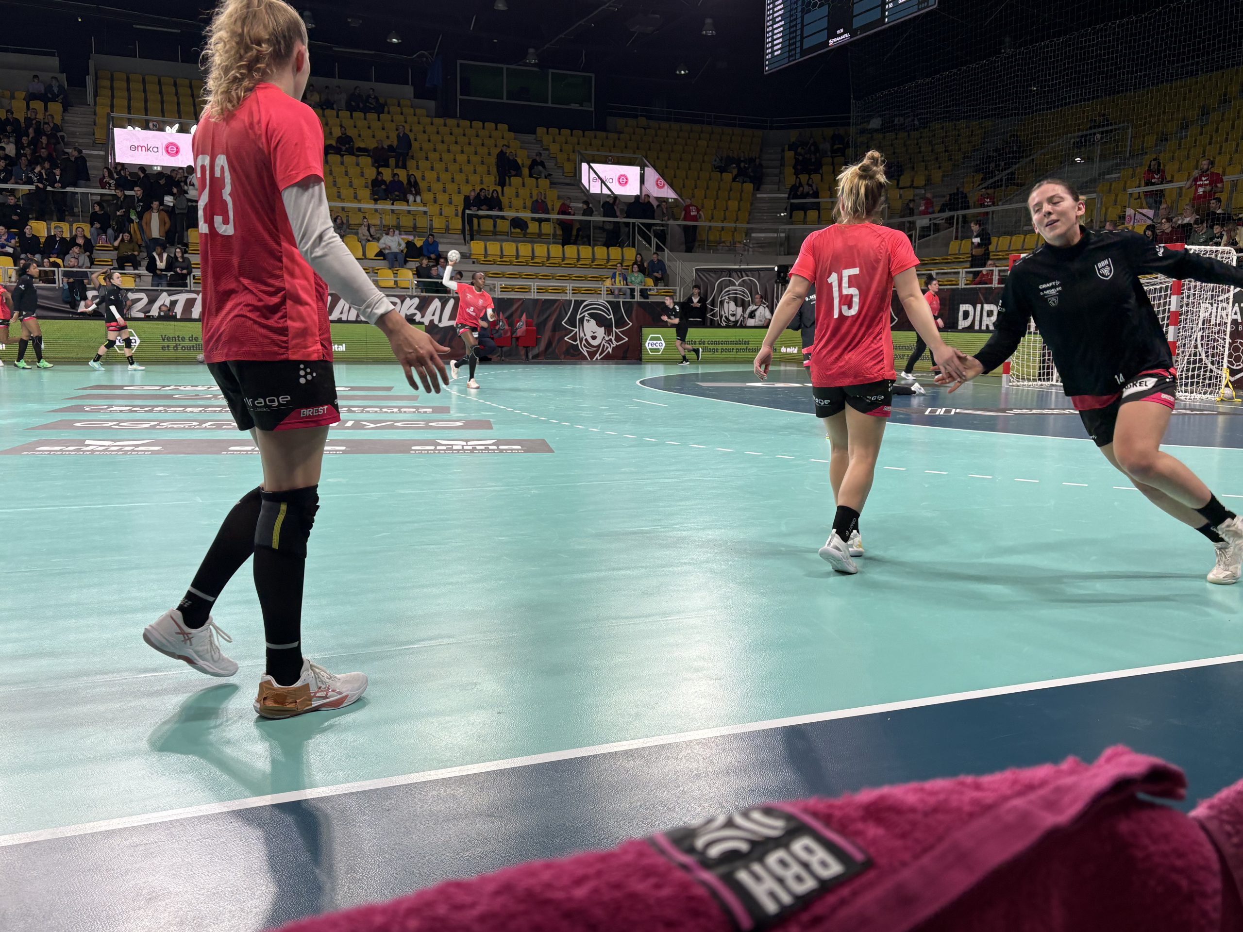 Enola Borg  Handball Brest BBH sur handbelles.fr