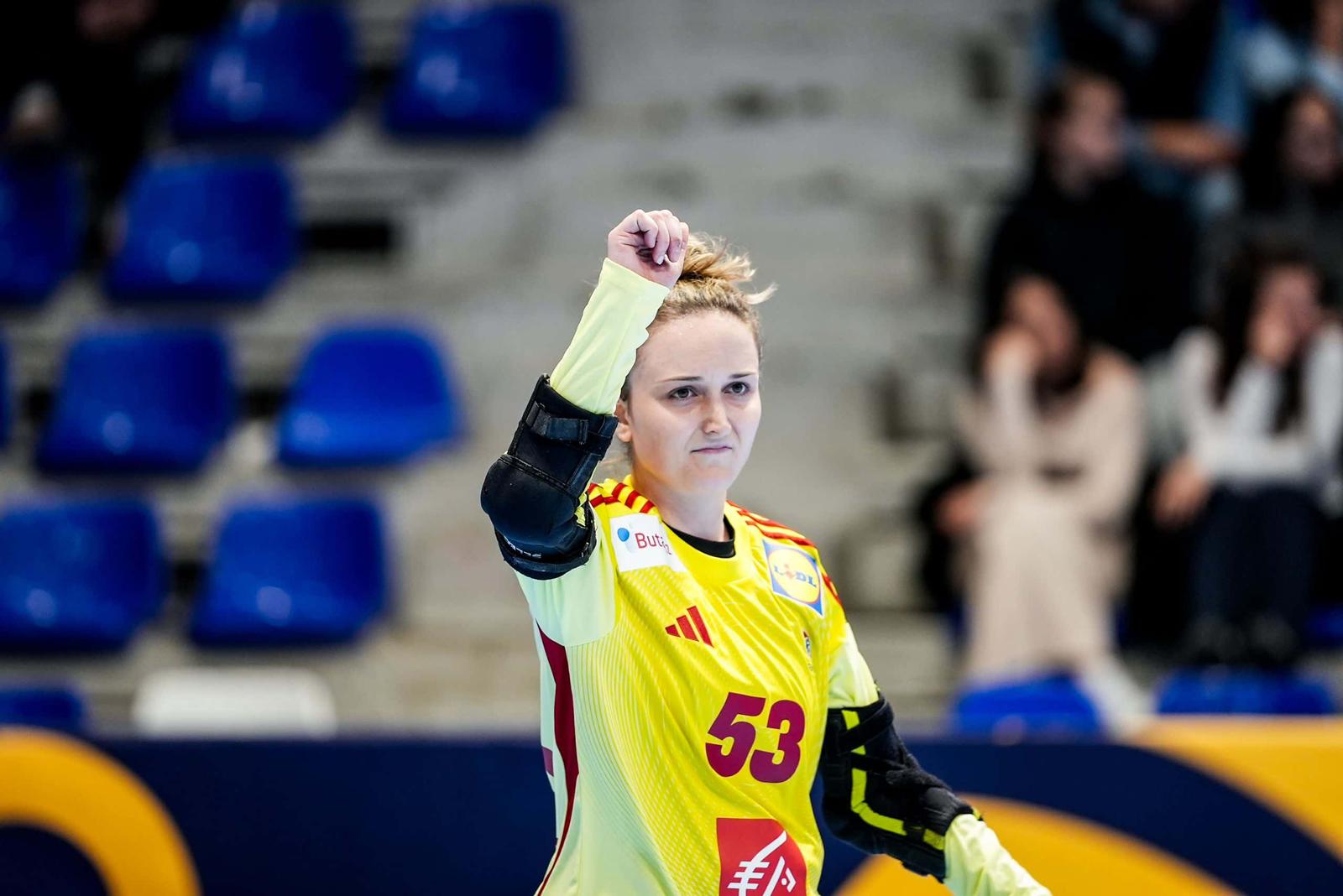 Léa Fargues Piraths Strasbourg ATH en équipe de France de handball sur handbelles.fr