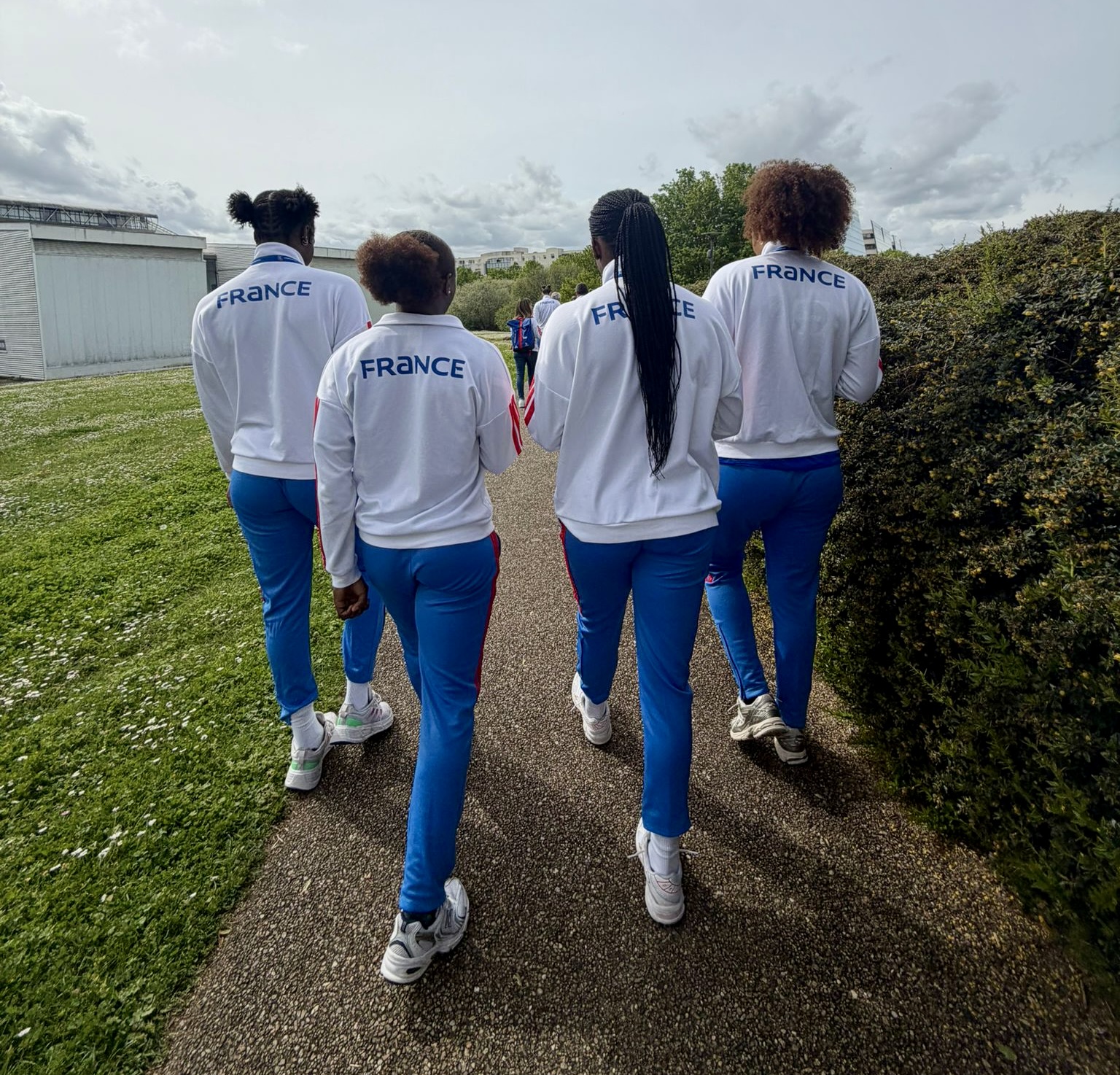 Léa Fargues Piraths Strasbourg ATH en équipe de France de handball sur handbelles.fr