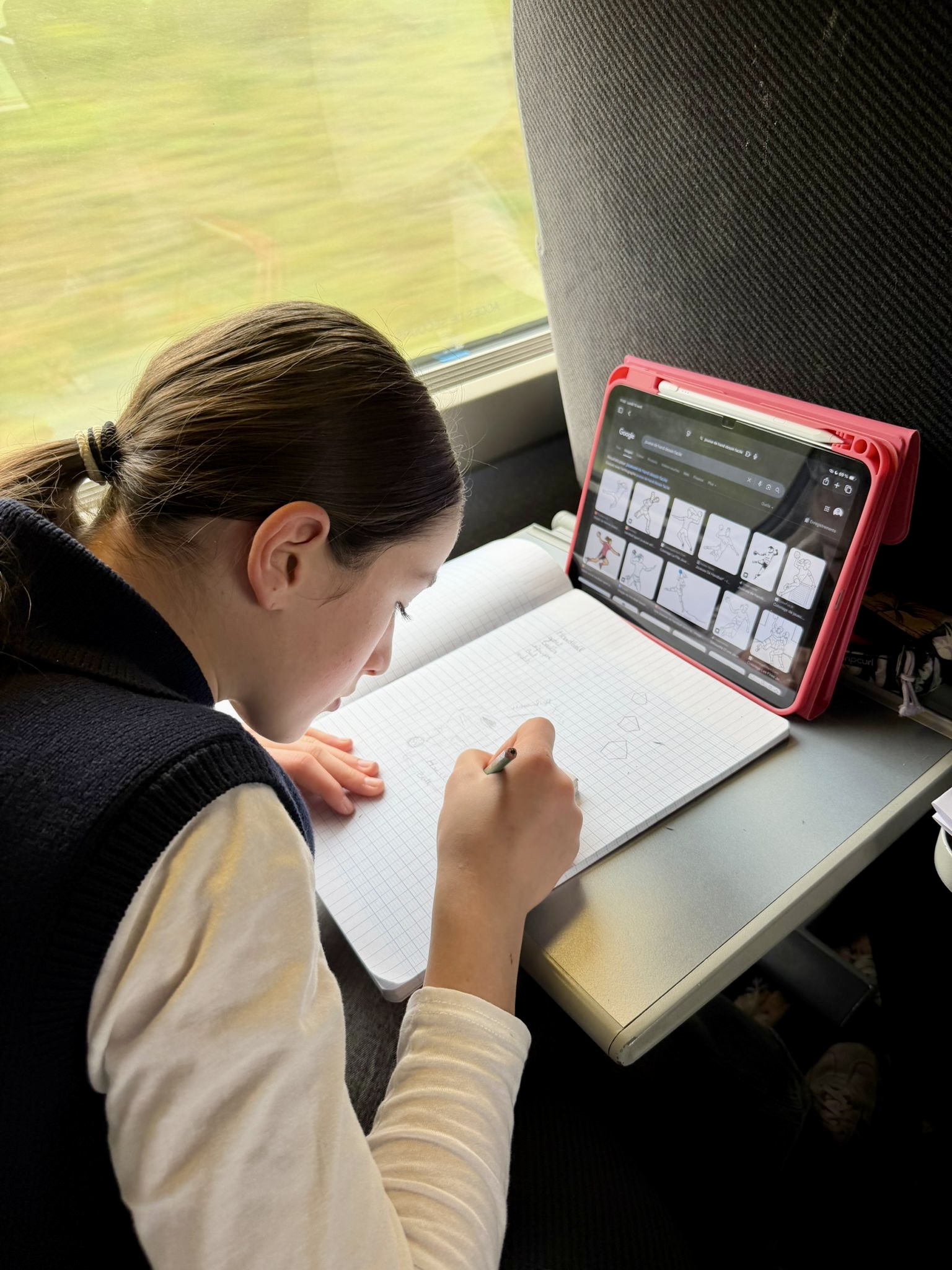 Léa Fargues Piraths Strasbourg ATH en équipe de France de handball sur handbelles.fr