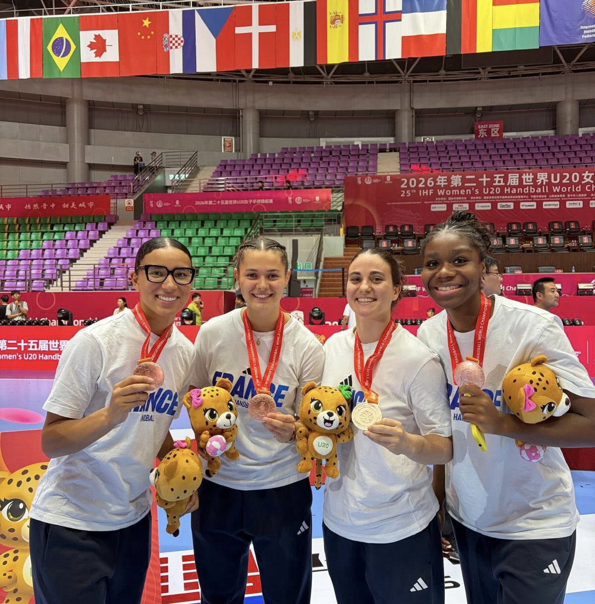 Léane Gonzalez, Eléa Ferdilus, Claire Koestner, Yvana Atangana équipe de France U20 de handball sur handbelles.fr
