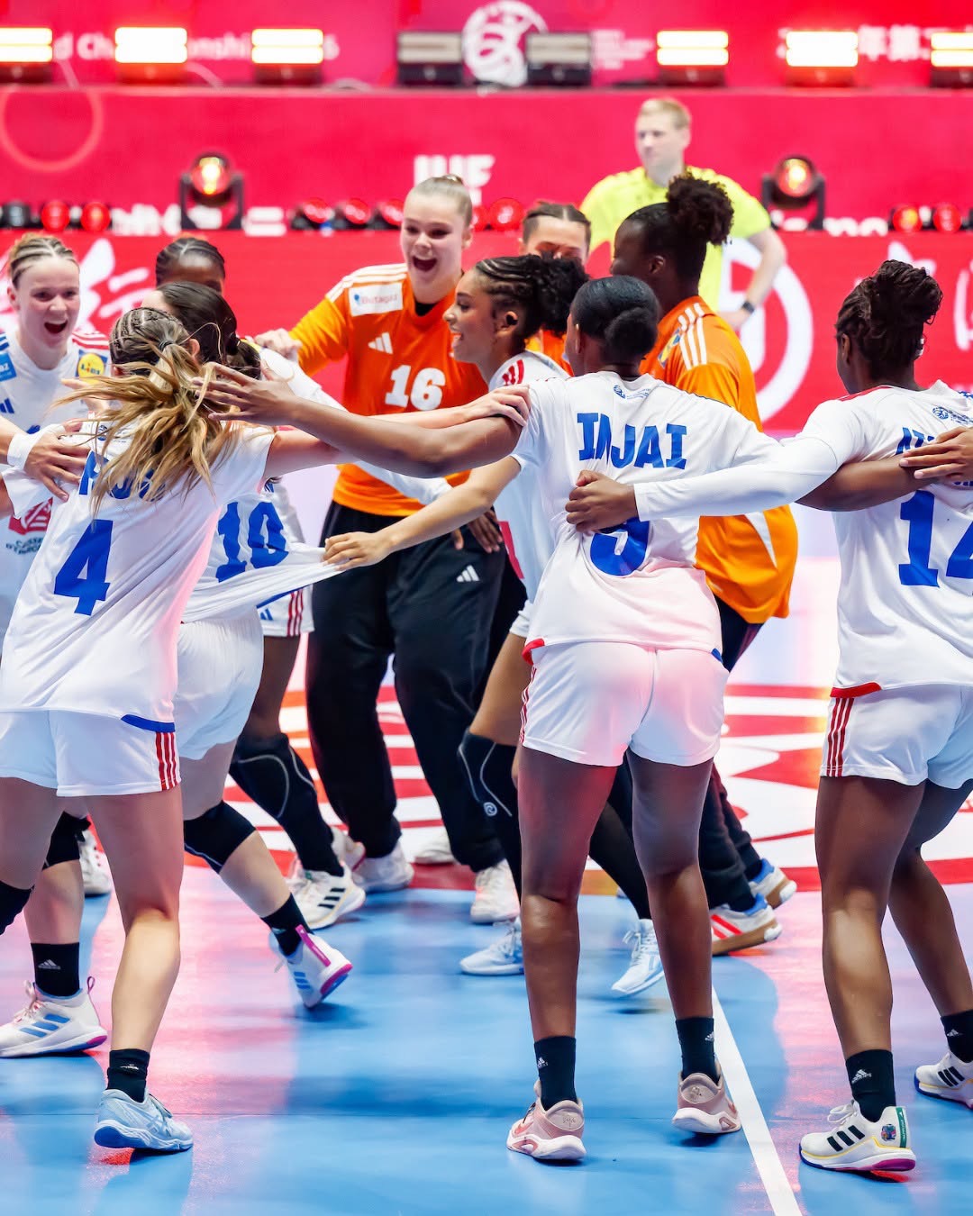 Léane Gonzalez équipe de France U20 de handball sur handbelles.fr
