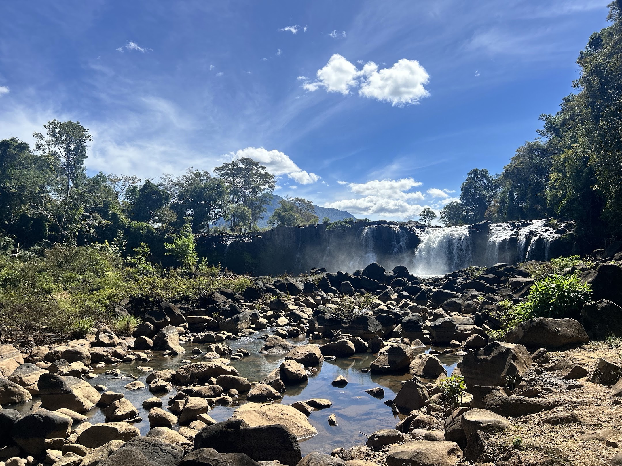 Voyage au Laos avec Axelle Florentin et Valentin Clauss sur handbelles.fr