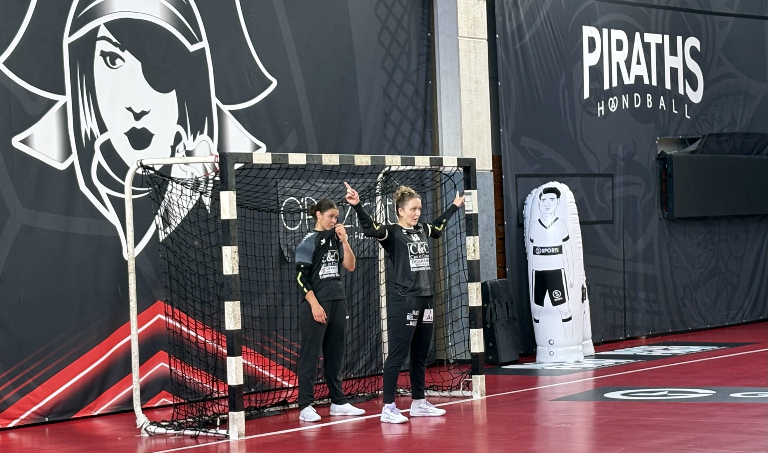 Léa Fargues, Léane Gonzalez Piraths handball Strasbourg ATH handbelles.fr