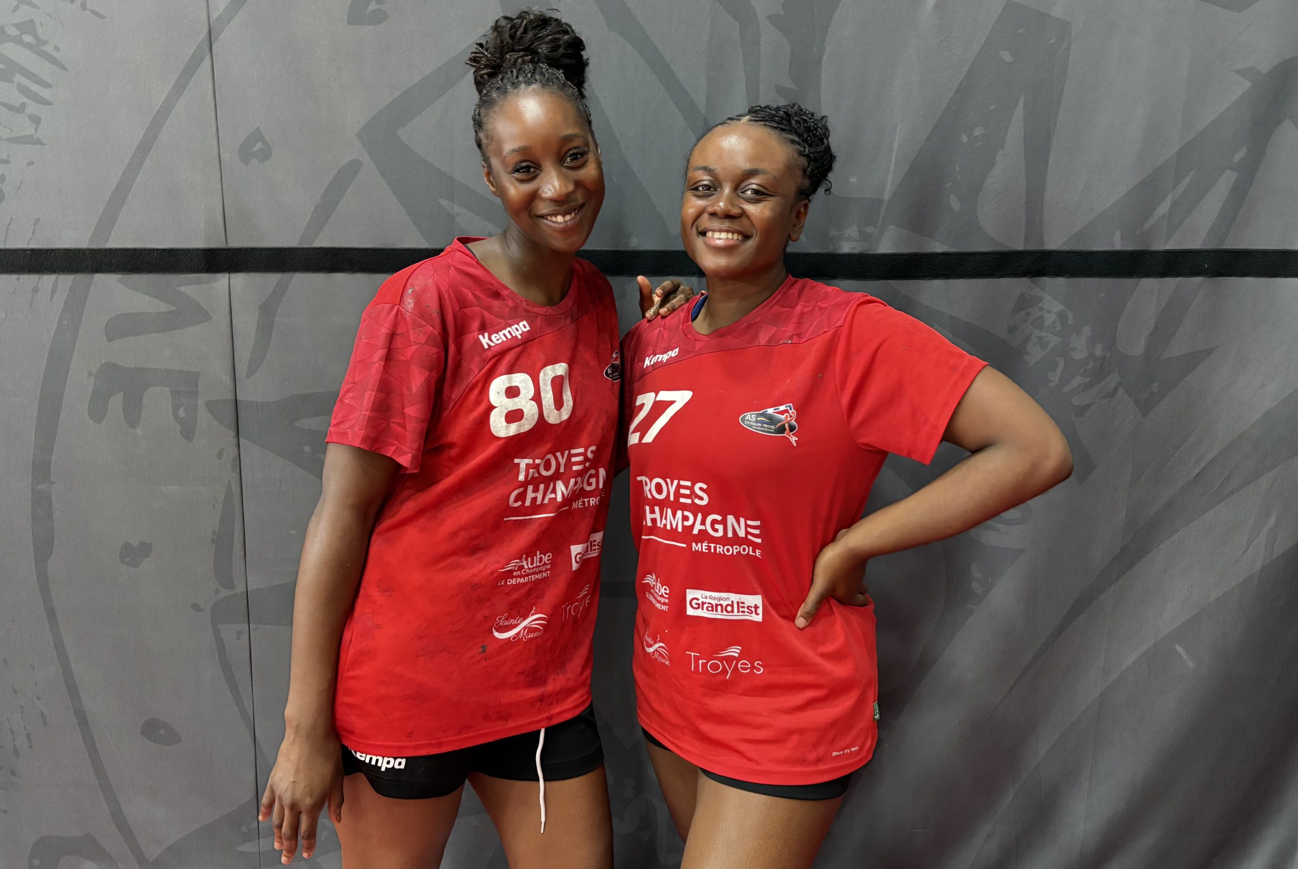 Fanta Diakhon Yvernellie Kouelamambou Sainte-Maure/Troyes handball sur handbelles.fr