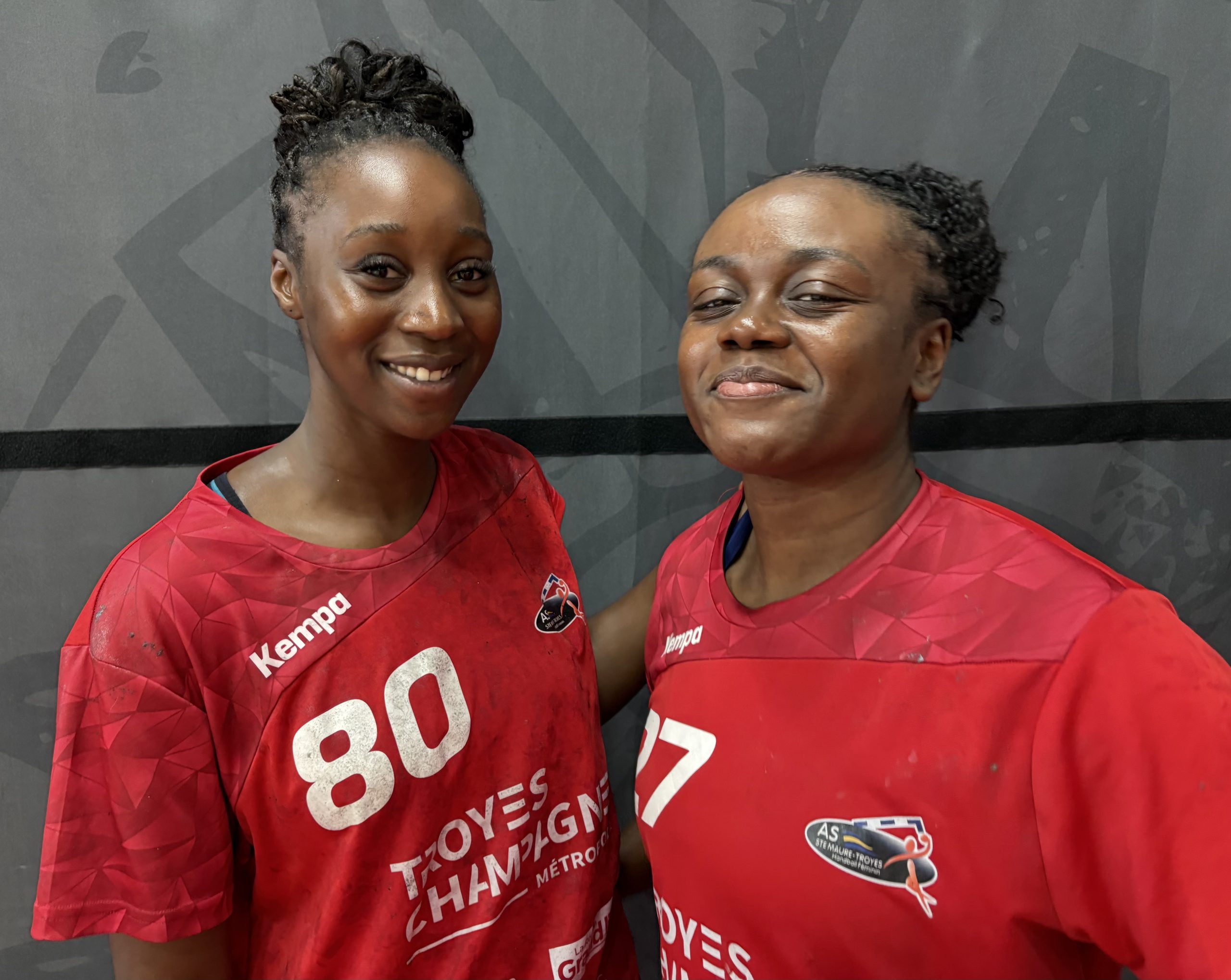 Fanta Diakhon Yvernellie Kouelamambou Sainte-Maure/Troyes handball sur handbelles.fr