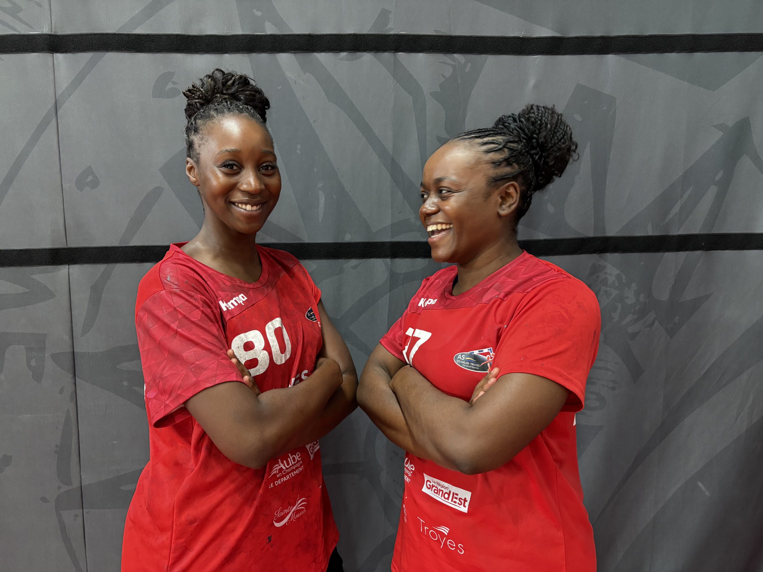 Fanta Diakhon Yvernellie Kouelamambou Sainte-Maure/Troyes handball sur handbelles.fr