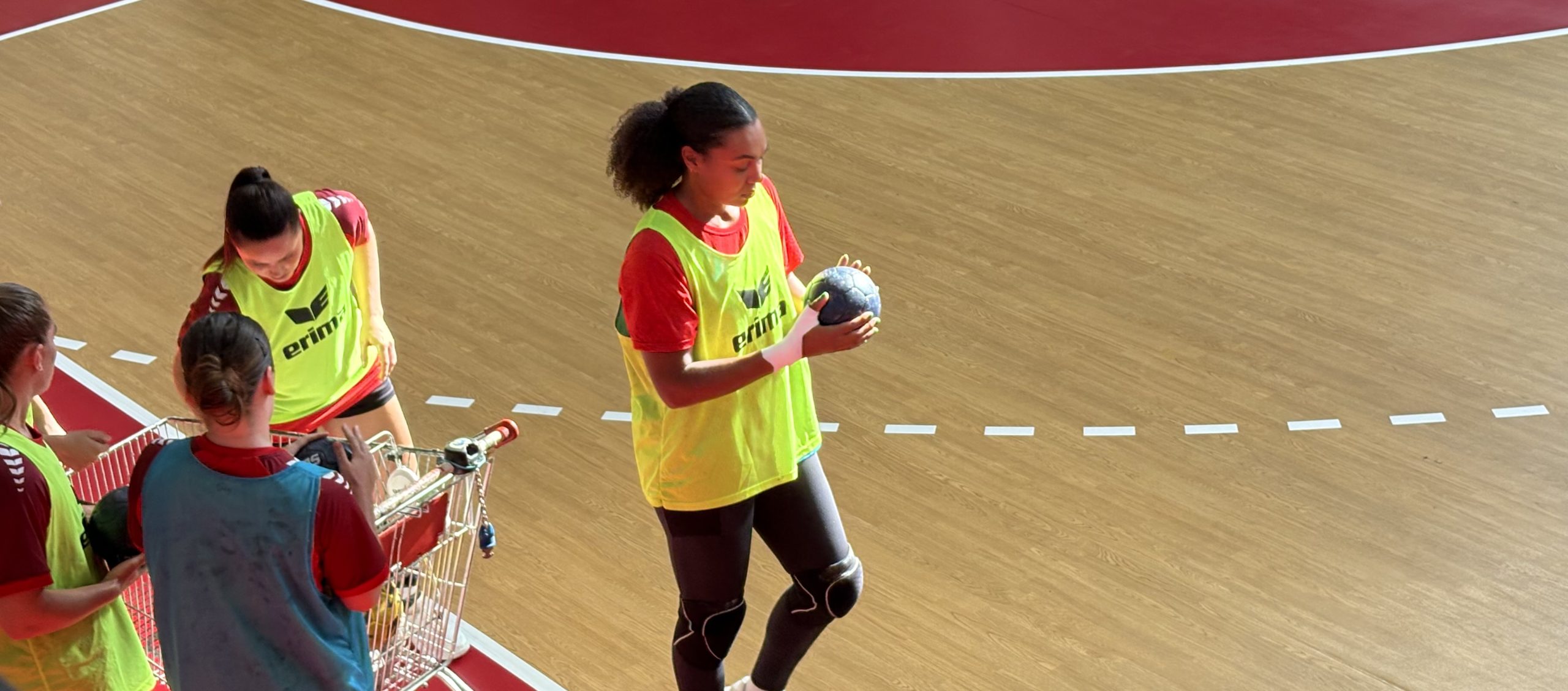Louise Cusset Piraths handball Strasbourg ATH sur handbelles.fr